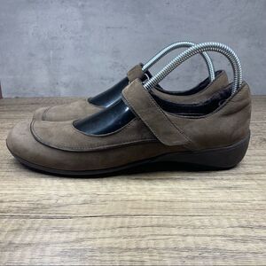 Munro Wm’s Mary Janes Brown Nubuck Leather Shoes